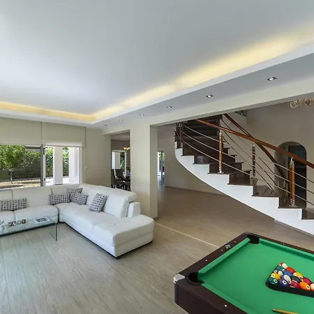 Pervolia Seaside Mansion 7 Meneou