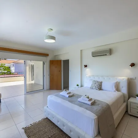 Pervolia Seaside Mansion 7 Villa Meneou