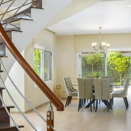 Pervolia Nirides Seaside Mansion 7 *