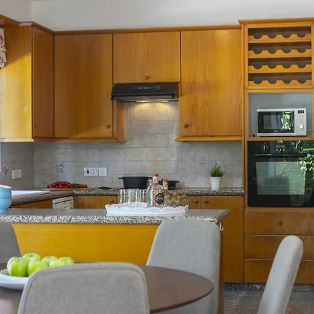 Villa Pervolia Seaside Mansion 7 *