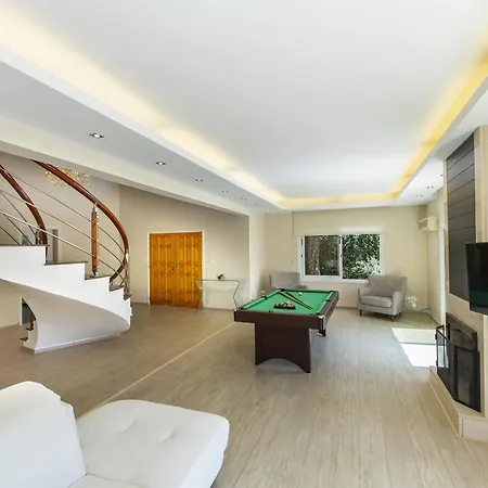 Pervolia Seaside Mansion 7 Villa Meneou