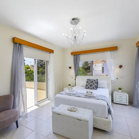 Pervolia Nirides Seaside Mansion 7 Βίλα *