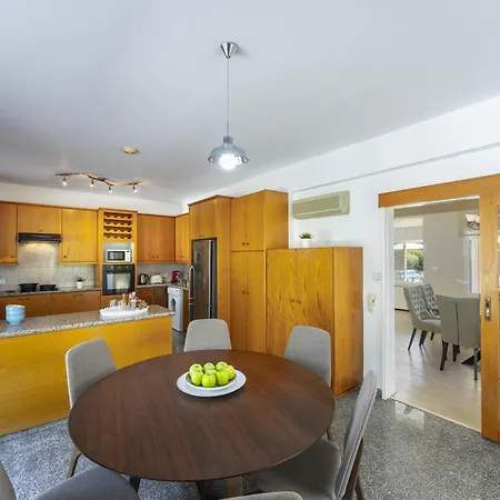 וילה Pervolia Nirides Seaside Mansion 7