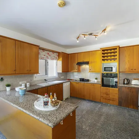 Pervolia Nirides Seaside Mansion 7 Βίλα *