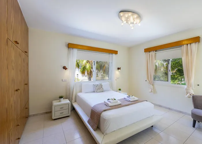 Vila Pervolia Nirides Seaside Mansion 7