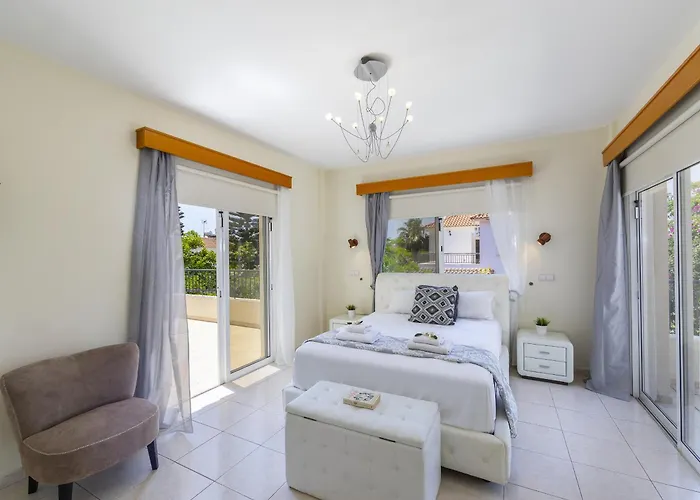 Pervolia Nirides Seaside Mansion 7 Vila *