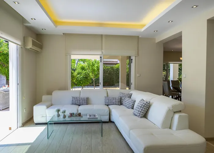 Vila Pervolia Nirides Seaside Mansion 7