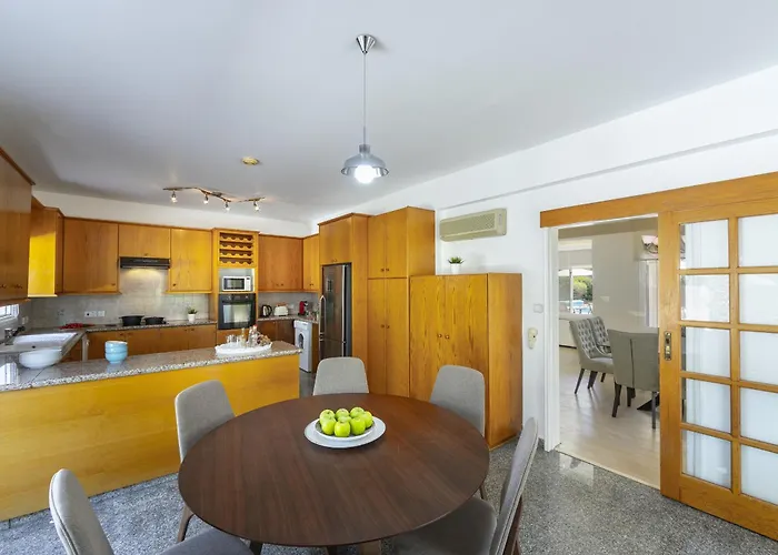 Βίλα Pervolia Nirides Seaside Mansion 7