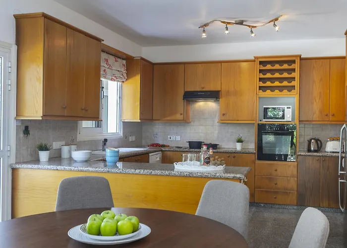 Vila Pervolia Nirides Seaside Mansion 7 Larnaca