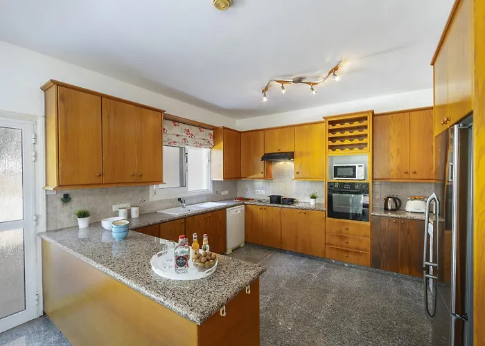 Pervolia Nirides Seaside Mansion 7 Βίλα *