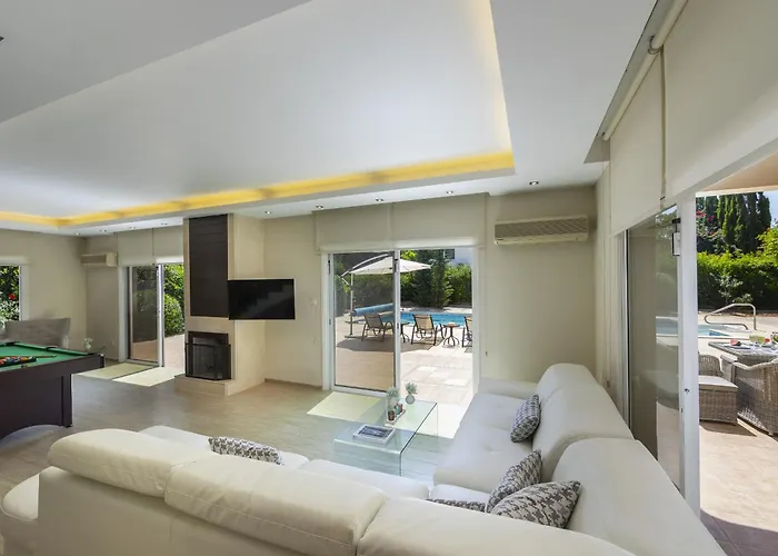 Pervolia Nirides Seaside Mansion 7 Λάρνακα