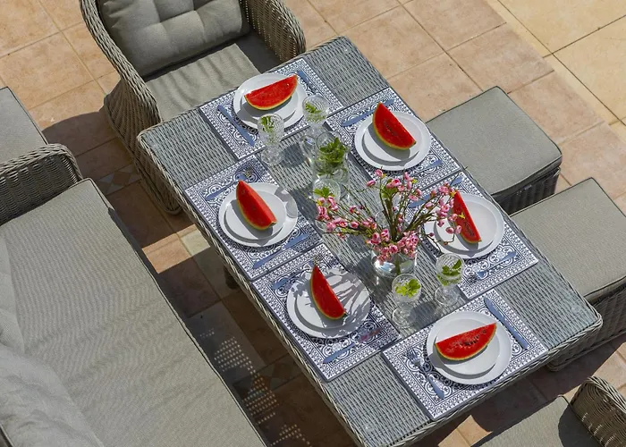 Pervolia Nirides Seaside Mansion 7 * Λάρνακα