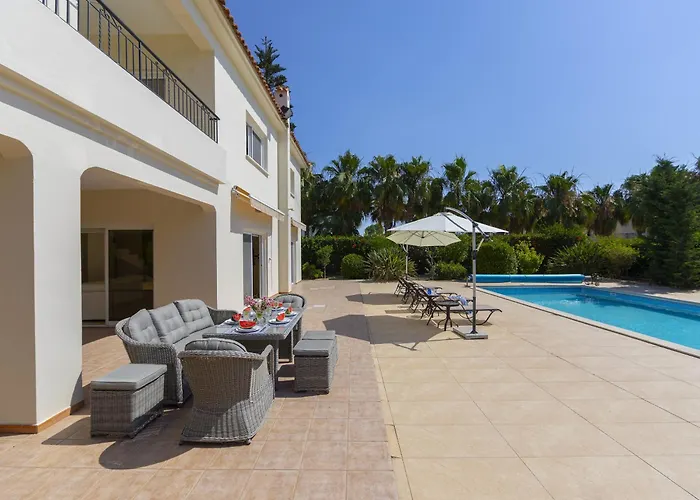 Pervolia Nirides Seaside Mansion 7 * Larnaca